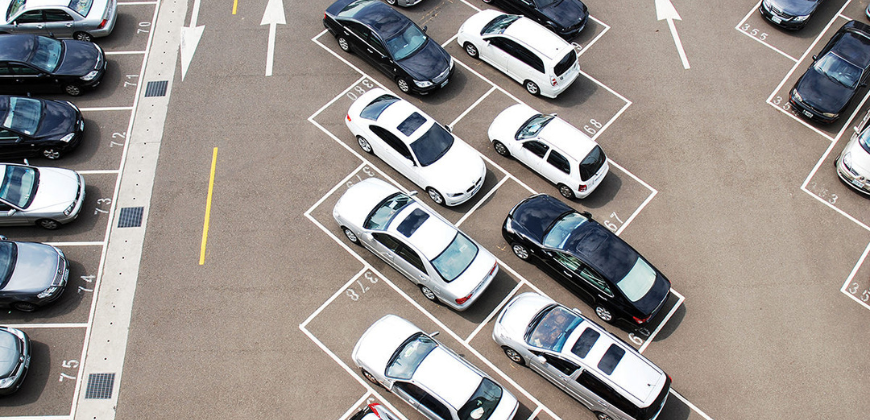 Розумні парковки: спокій водія, обізнаність власника